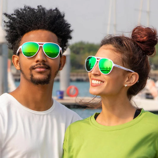 Couple-Wearing-Unisex-Aviator-Sunglasses-Fresh-White-JF119